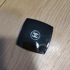 【譲り先見つかりました】【取り置き中】CHANELアイシャドウ4色の画像
