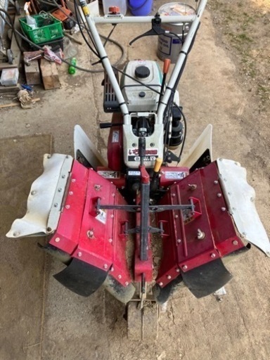 イチゴ管理機　ヘルパー　ウネパンチャー