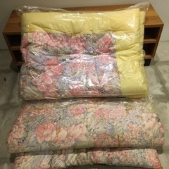 綿布団、敷布団、羽毛布団の画像