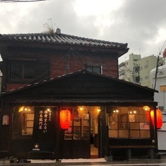 やきとん屋のホール、キッチンスタッフ