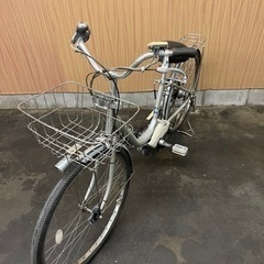 格安掲載‼️ 電動アシスト自転車 BRIDGESTONE アシスタ シルバー 26インチ  バッテリー 充電器有り 記載エリア配送可能◎ 引き取り割引き⭕️の画像