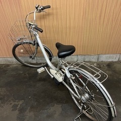 格安掲載‼️ 電動アシスト自転車 BRIDGESTONE アシスタ シルバー 26インチ  バッテリー 充電器有り 記載エリア配送可能◎ 引き取り割引き⭕️の画像