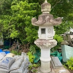 石灯籠　特大　でっかい燈篭　庭石の画像