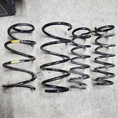 トヨタ　ウィッシュ　サスペンションスプリングの画像