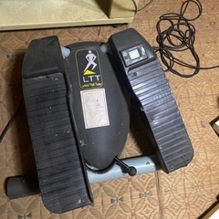 足踏み健康器具