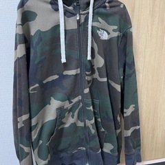【お譲り決定】ノースフェイス　パーカーの画像