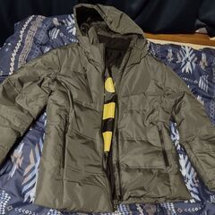 冬用ダウンジャケット　サイズXL相当だけどタイトなつくりなので、...