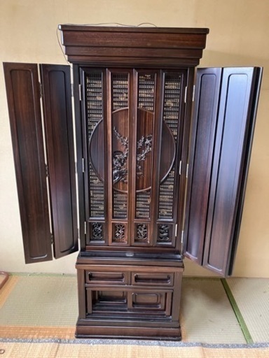 仏壇　黒壇　小梅　板円窓ブローチ