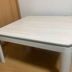 テーブル