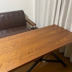 ニトリ　昇降式テーブル