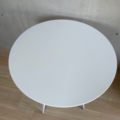 【ほぼ新品】テーブルの画像