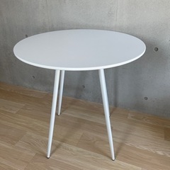 【ほぼ新品】テーブルの画像