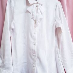 【最終値下げ】☆レディース☆事務服リボン付きブラウス(長袖・白ス...