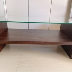 ガラステーブルの画像