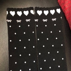 ☆新品☆キッズハイソックス 15〜20cm 黒色 ハート ミニリボン柄　ドット柄靴下の画像