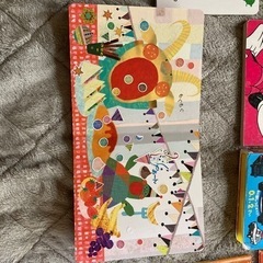 本とおもちゃ色々の画像