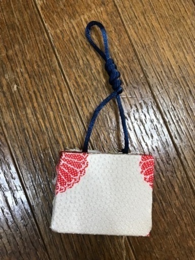 世界遺産の絹に江戸小紋で染めた生地で作った飾り物