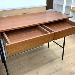 nico andのデスク&チェアのご紹介です