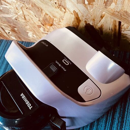  11031 TOSHIBA 一人暮らし掃除機 2014年製  ?2月25、26日 門真市 条件付き配送無料！    