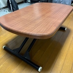 高さ調節可能　横90cm × 縦60cmテーブル