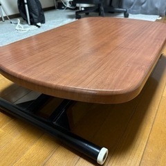 高さ調節可能　横90cm × 縦60cmテーブルの画像