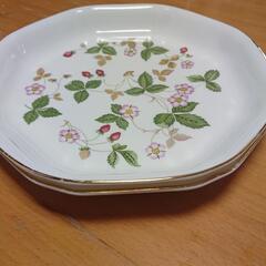 ウェッジウッド、ワイルドストロベリー、オクタゴナルディッシュL、２枚セットの画像