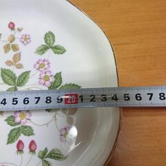 ウェッジウッド、ワイルドストロベリー、オクタゴナルディッシュL、２枚セットの画像