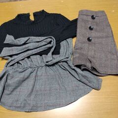 ミニスカートです。Ｍです。