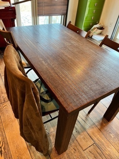 ダイニングテーブル　椅子付き