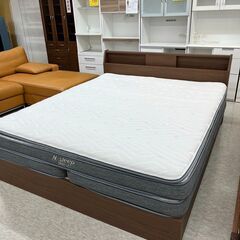 ニトリ　クイーンベッド　引出し付き　マットレス幅170ｃｍ