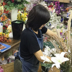 造花アレンジメント装飾をお客様にお届けするサービス系ドライバーを募集の画像