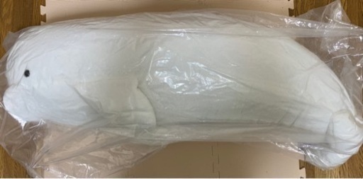 シロイルカのぬいぐるみ