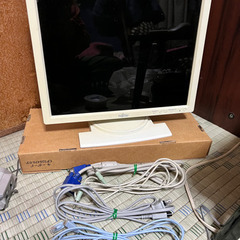液晶ディスプレイ　17インチ　富士通(接続コード付き)