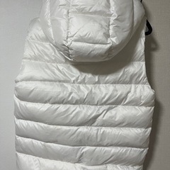 MONCLER ダウンベストの画像