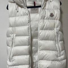 MONCLER ダウンベストの画像