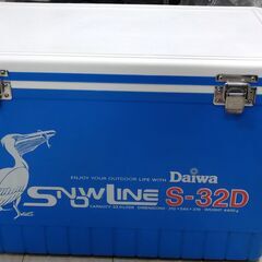 ダイワ　クーラーボックス　３２リットル