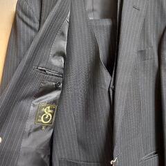 メンズスーツLサイズ（Y7くらい）の画像