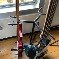 3本仕様のギタースタンド(楽器は付属しません)中古品の画像