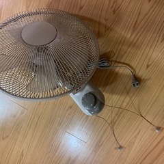 壁掛け扇風機