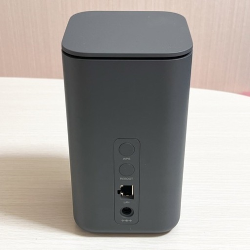 NTTドコモ SHARP  5G HR01 ダークグレー