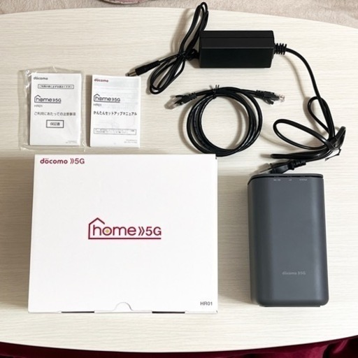 NTTドコモ SHARP  5G HR01 ダークグレー