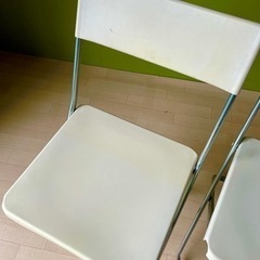 イケア IKEA  折りたたみ 椅子 白 ２脚セットの画像