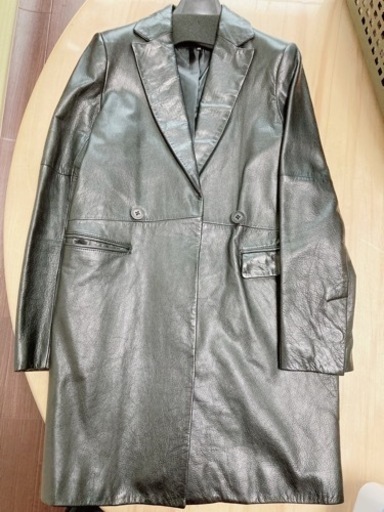 シトラスノートのレザーコート