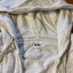 ユニクロ　パーカー　オフホワイト　メンズSの画像