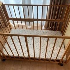 （取り引き中）ベビーベッドとベビーゲート　2個セット