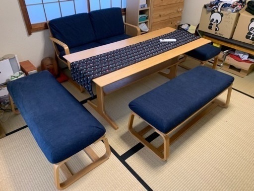 無印リビングでもダイニングでもつかえるテーブル,アームチェア、ベンチ
