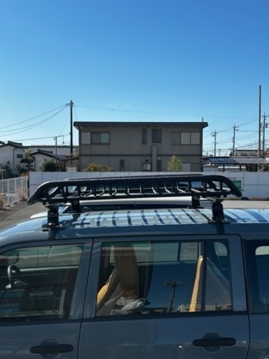ルーフキャリアとルーフラック