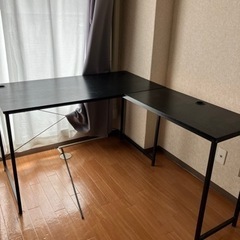 L字の机の画像