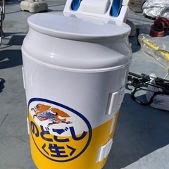 ビール型の保冷キャリーケース