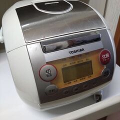 TOSHIBA 炊飯器（中古）の画像